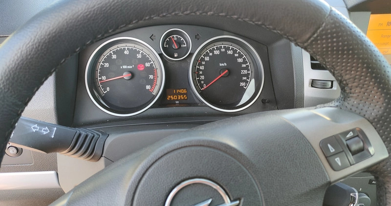 Opel Zafira cena 11999 przebieg: 249000, rok produkcji 2005 z Trzcianka małe 667